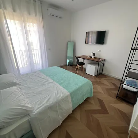 Nika Partenope Nápoles